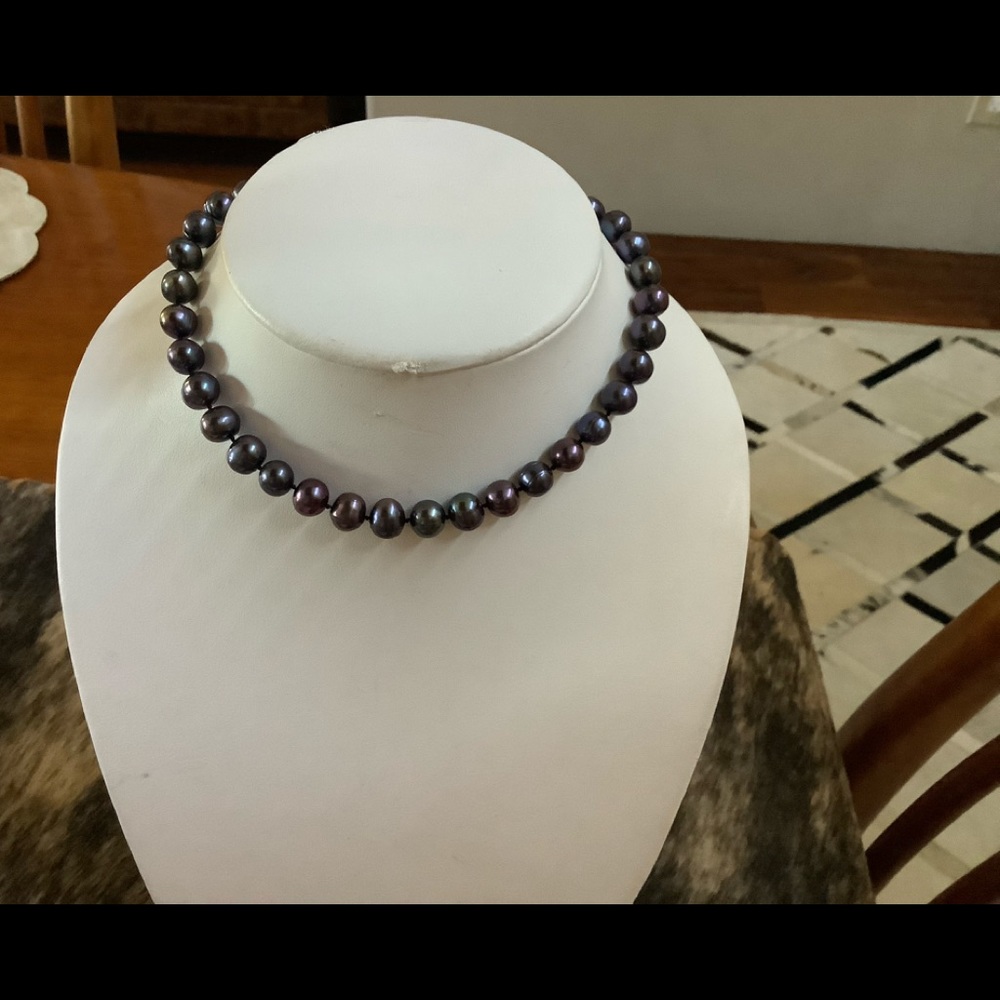 Hand knotted FW Pearl Choker w/14K DI Clasp